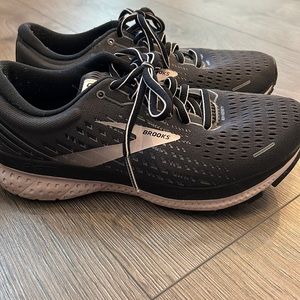 Woman’s Brooks Running Shoes